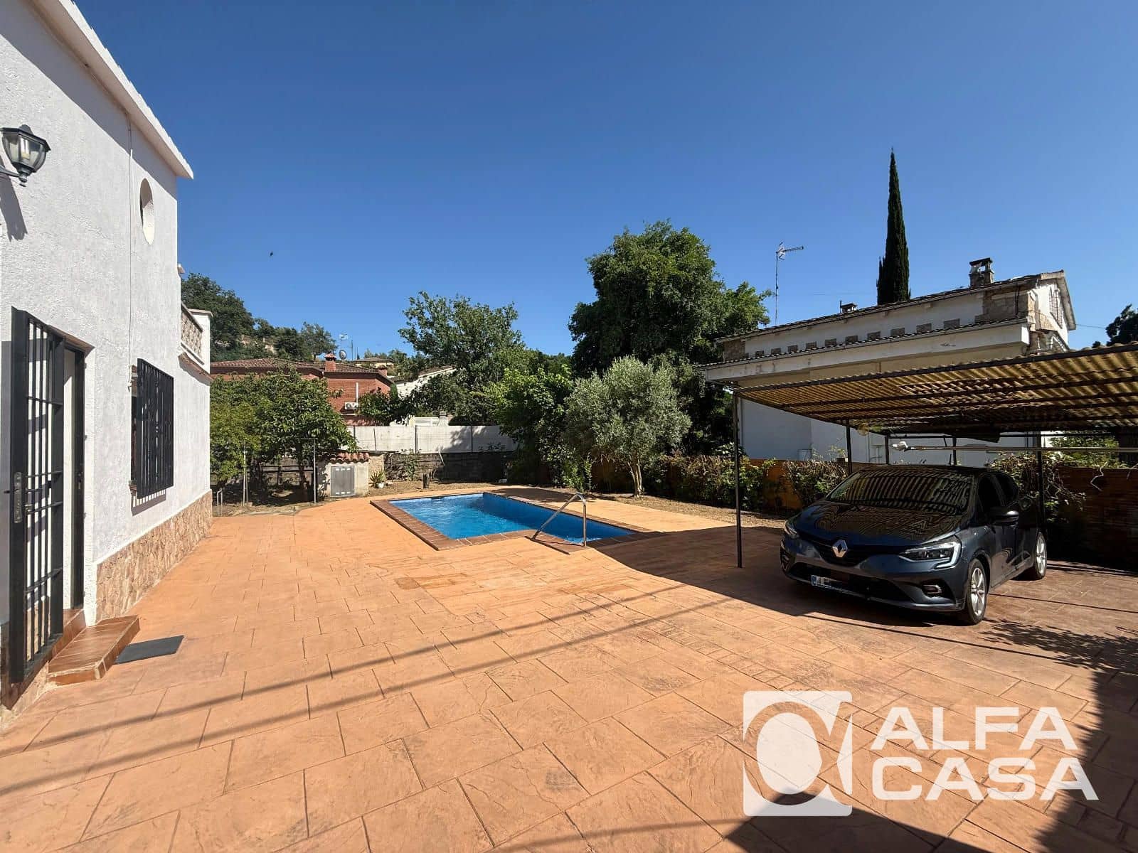 4 slaapkamer Villa te koop in Vidreres met zwembad - € 225.000 (Ref: 9893002)