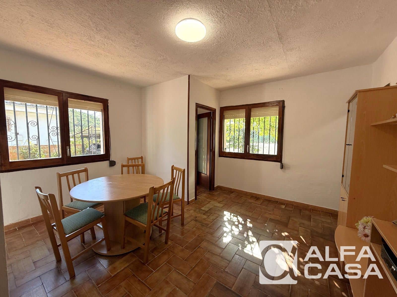 4 slaapkamer Villa te koop in Vidreres met zwembad - € 225.000 (Ref: 9893002)