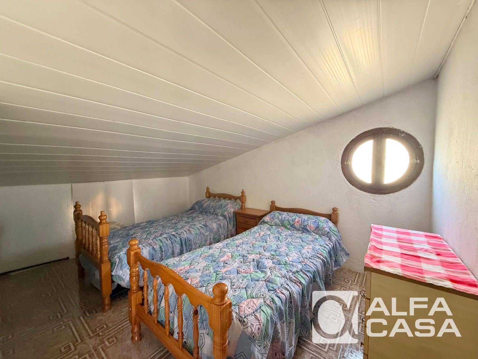 4 slaapkamer Villa te koop in Vidreres met zwembad - € 225.000 (Ref: 9893002)