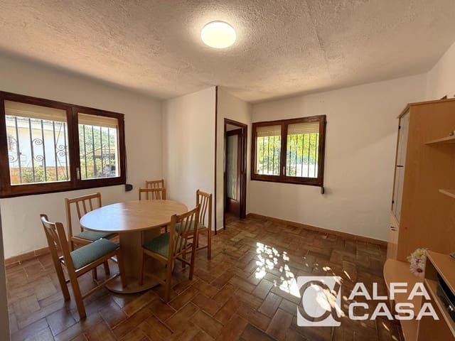 4 slaapkamer Villa te koop in Vidreres met zwembad - € 225.000 (Ref: 9893002)