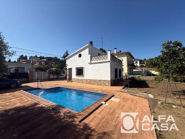 4 slaapkamer Villa te koop in Vidreres met zwembad - € 225.000 (Ref: 9893002)