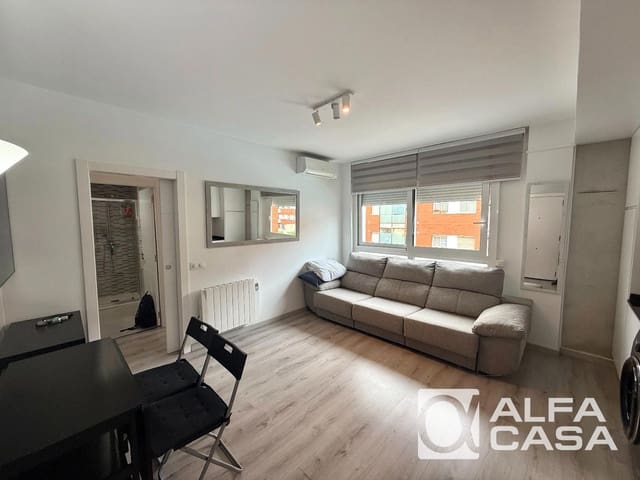 Piso de 1 habitación en Lloret de Mar en venta con piscina - 158.000 € (Ref: 9895292)