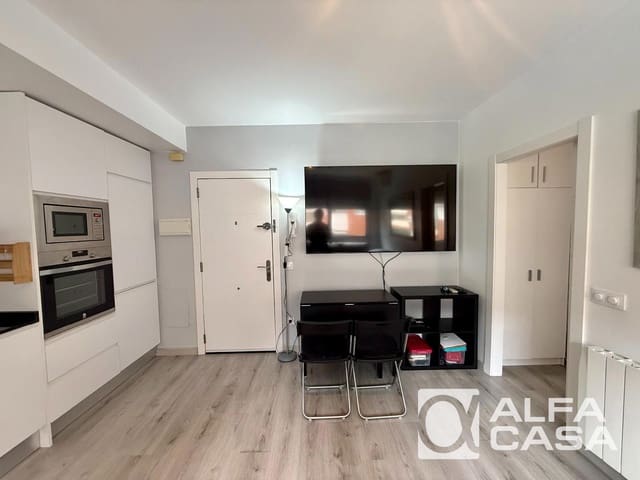Piso de 1 habitación en Lloret de Mar en venta con piscina - 158.000 € (Ref: 9895292)