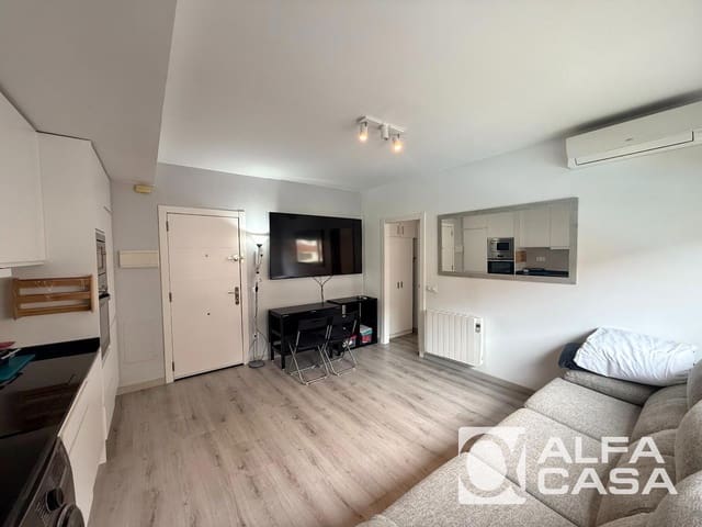 Piso de 1 habitación en Lloret de Mar en venta con piscina - 158.000 € (Ref: 9895292)
