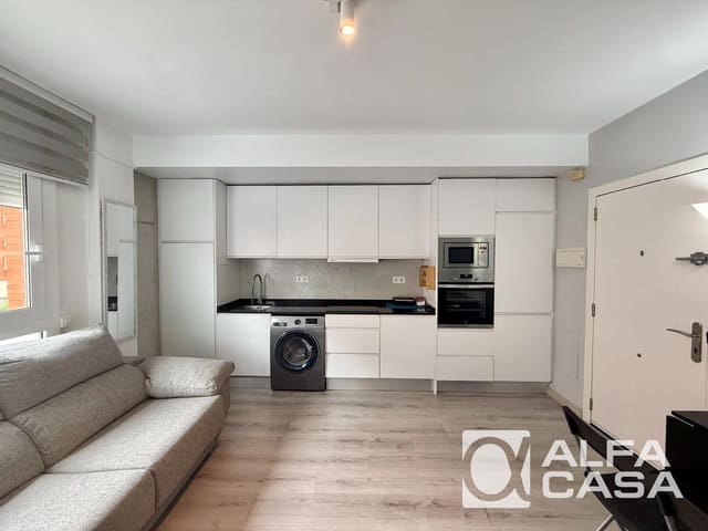 Piso de 1 habitación en Lloret de Mar en venta con piscina - 158.000 € (Ref: 9895292)