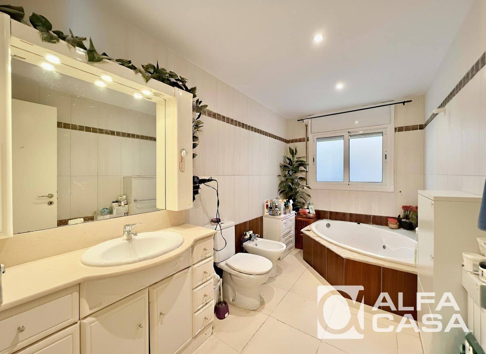 4 Zimmer Villa zu verkaufen in Lloret de Mar - 225.000 € (Ref: 9914637)