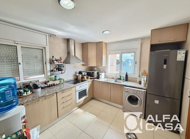 4 Zimmer Villa zu verkaufen in Lloret de Mar - 225.000 € (Ref: 9914637)