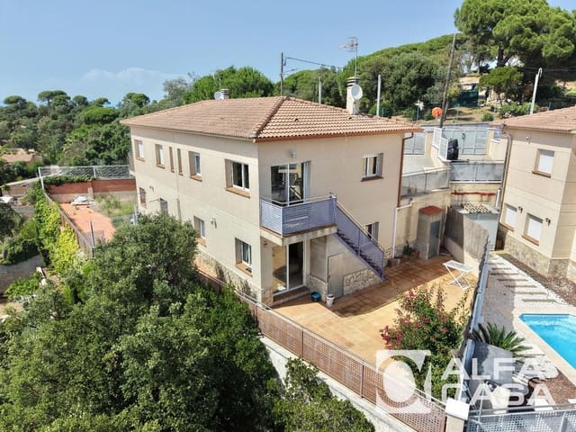 4 soveværelse Villa til salg i Lloret de Mar - € 225.000 (Ref: 9914637)