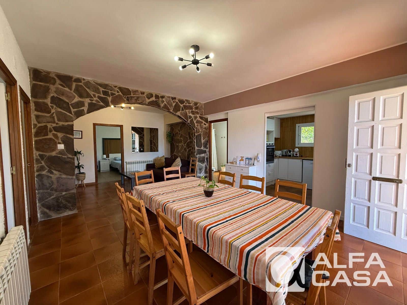 6 bedroom Villa for sale in Lloret de Mar with pool garage - € 490,000 (Ref: 9926326)