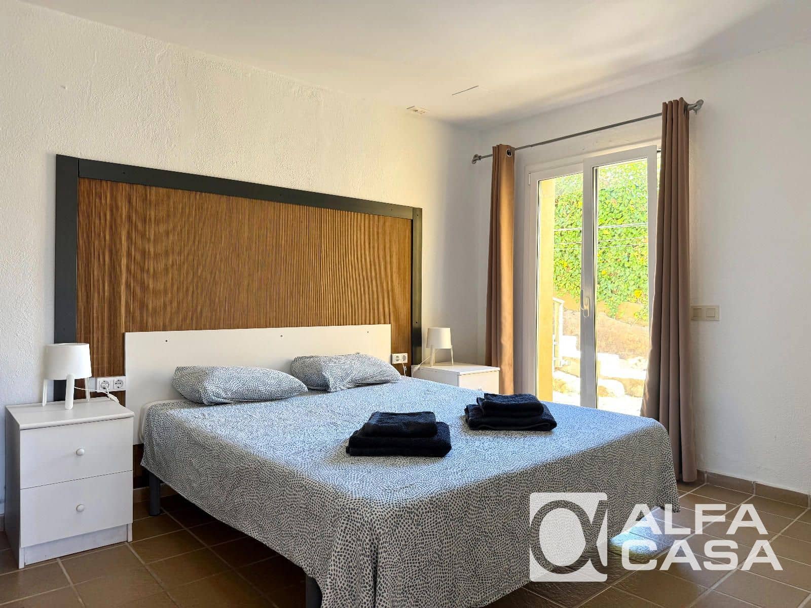 6 bedroom Villa for sale in Lloret de Mar with pool garage - € 490,000 (Ref: 9926326)