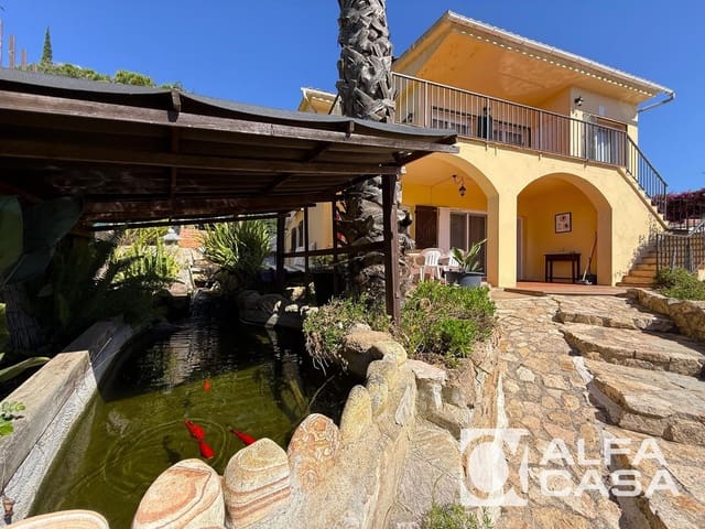 6 chambre Villa/Maison à vendre à Lloret de Mar avec piscine garage - 490 000 € (Ref: 9926326)