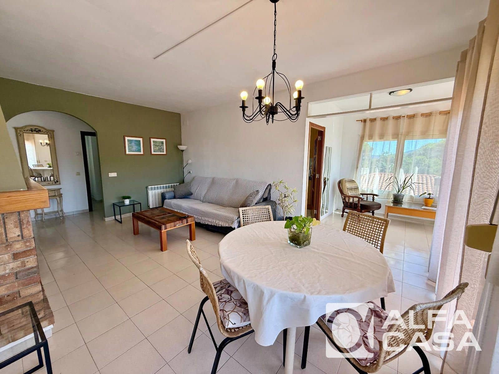 6 bedroom Villa for sale in Lloret de Mar with pool garage - € 490,000 (Ref: 9926326)