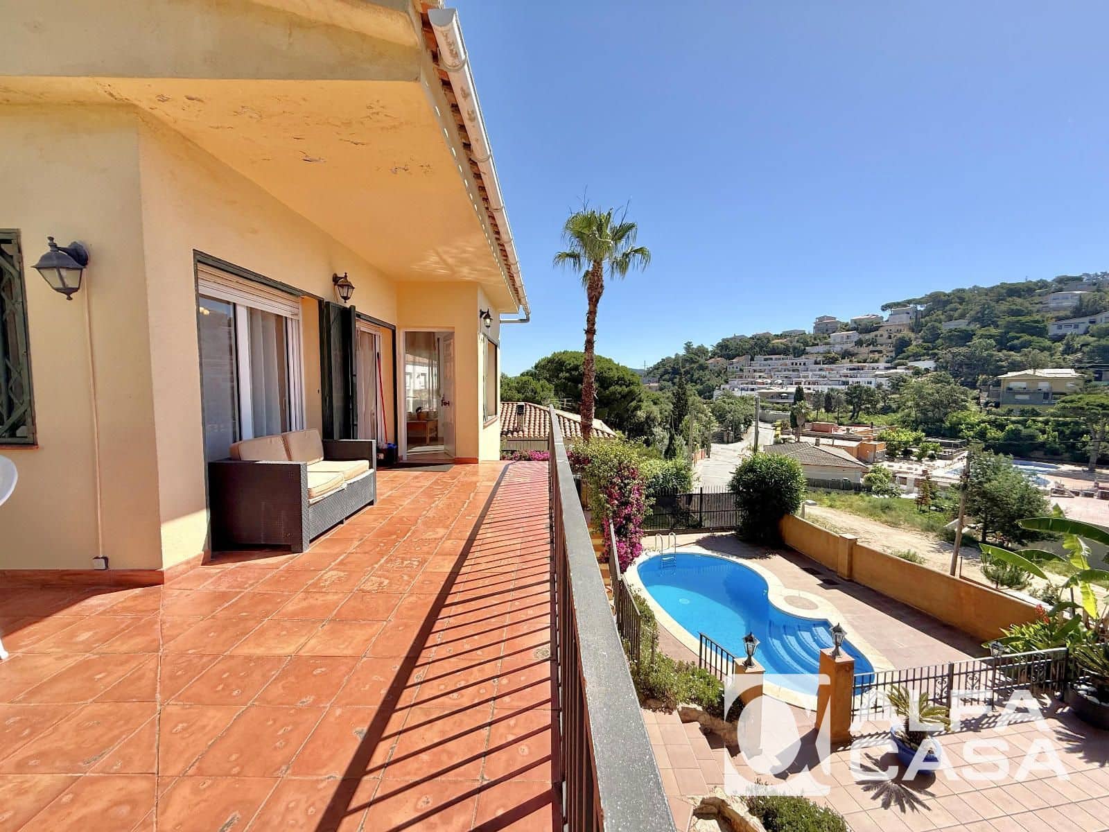 6 bedroom Villa for sale in Lloret de Mar with pool garage - € 490,000 (Ref: 9926326)