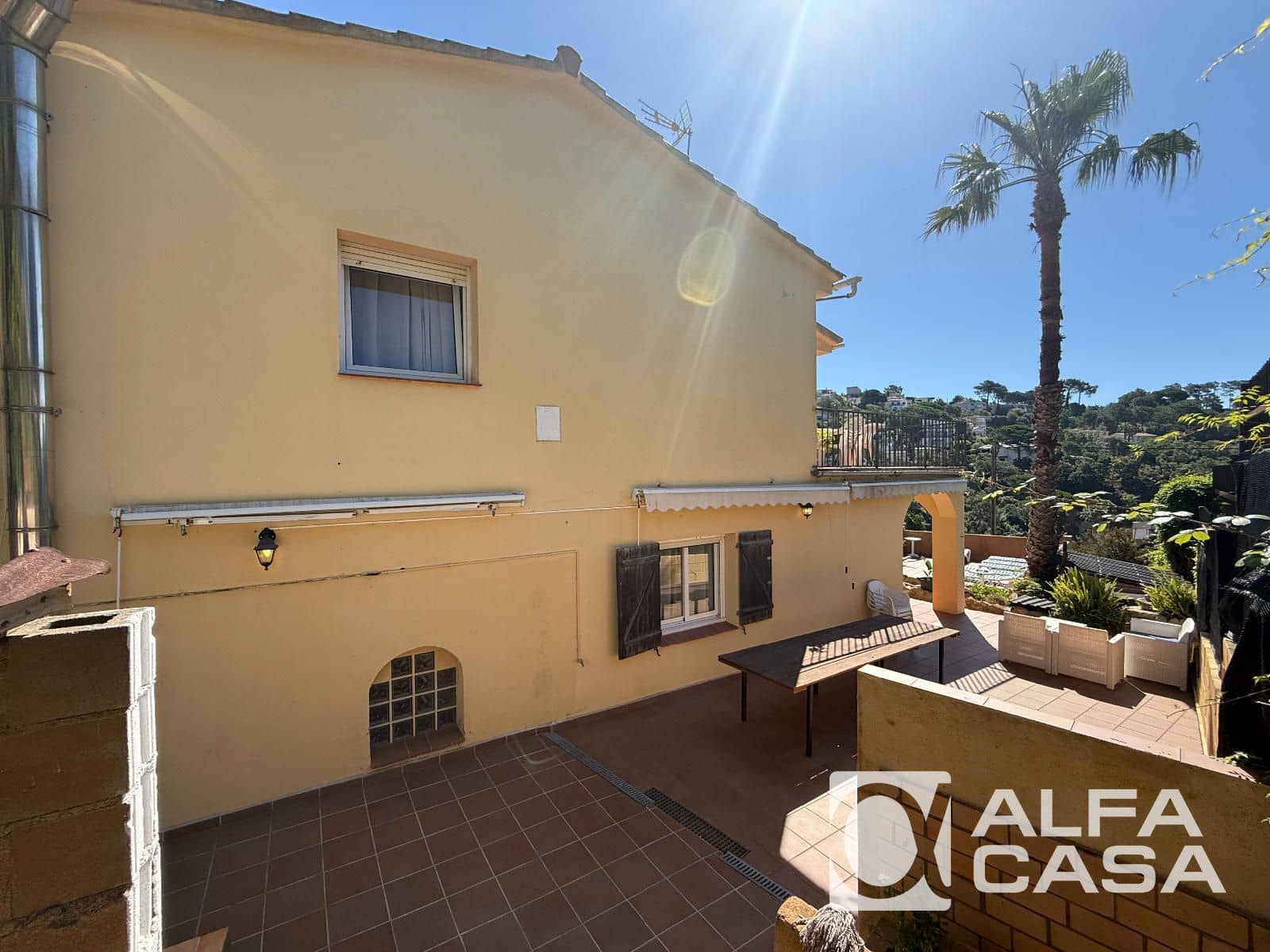 6 bedroom Villa for sale in Lloret de Mar with pool garage - € 490,000 (Ref: 9926326)