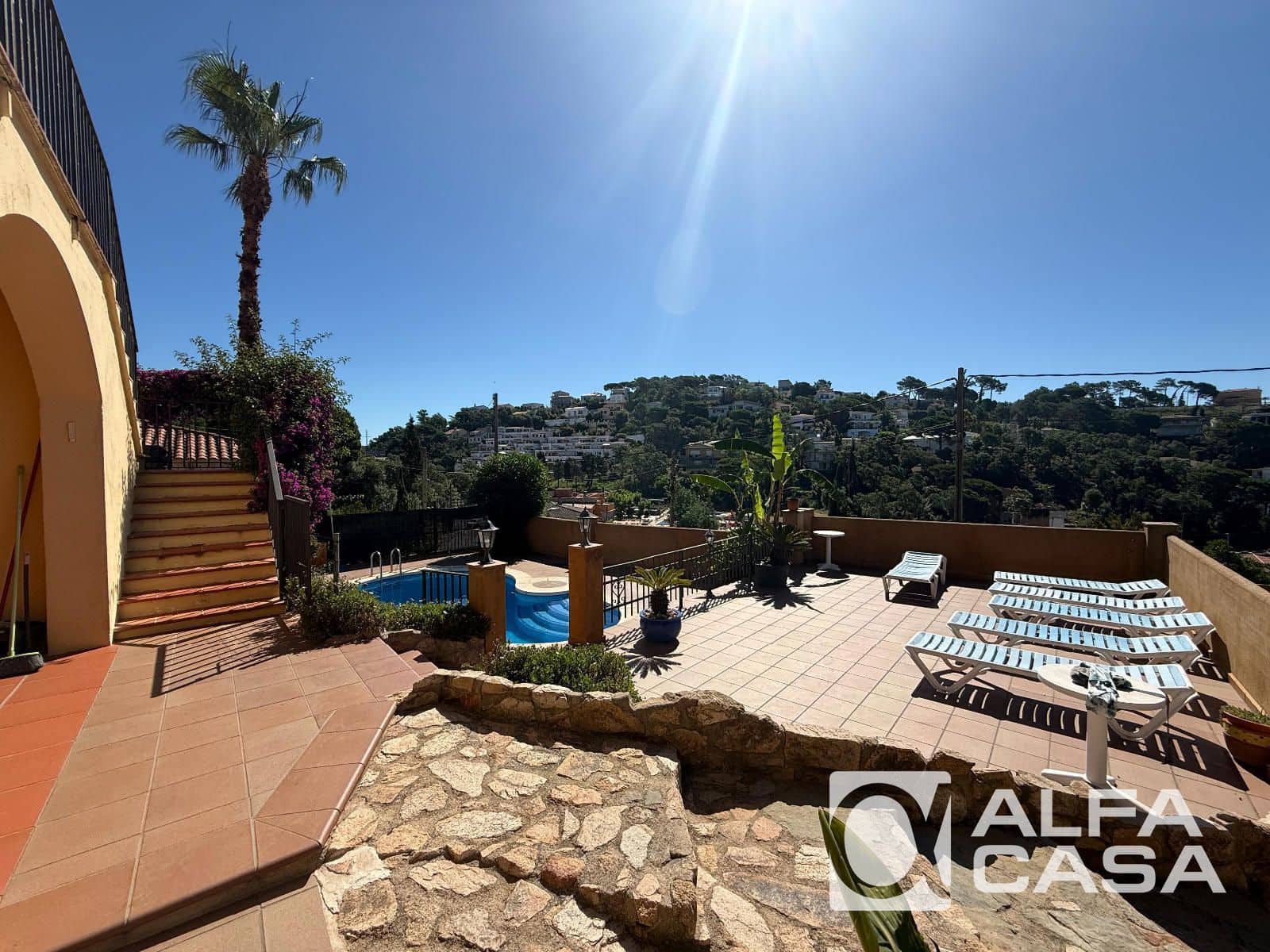 6 bedroom Villa for sale in Lloret de Mar with pool garage - € 490,000 (Ref: 9926326)