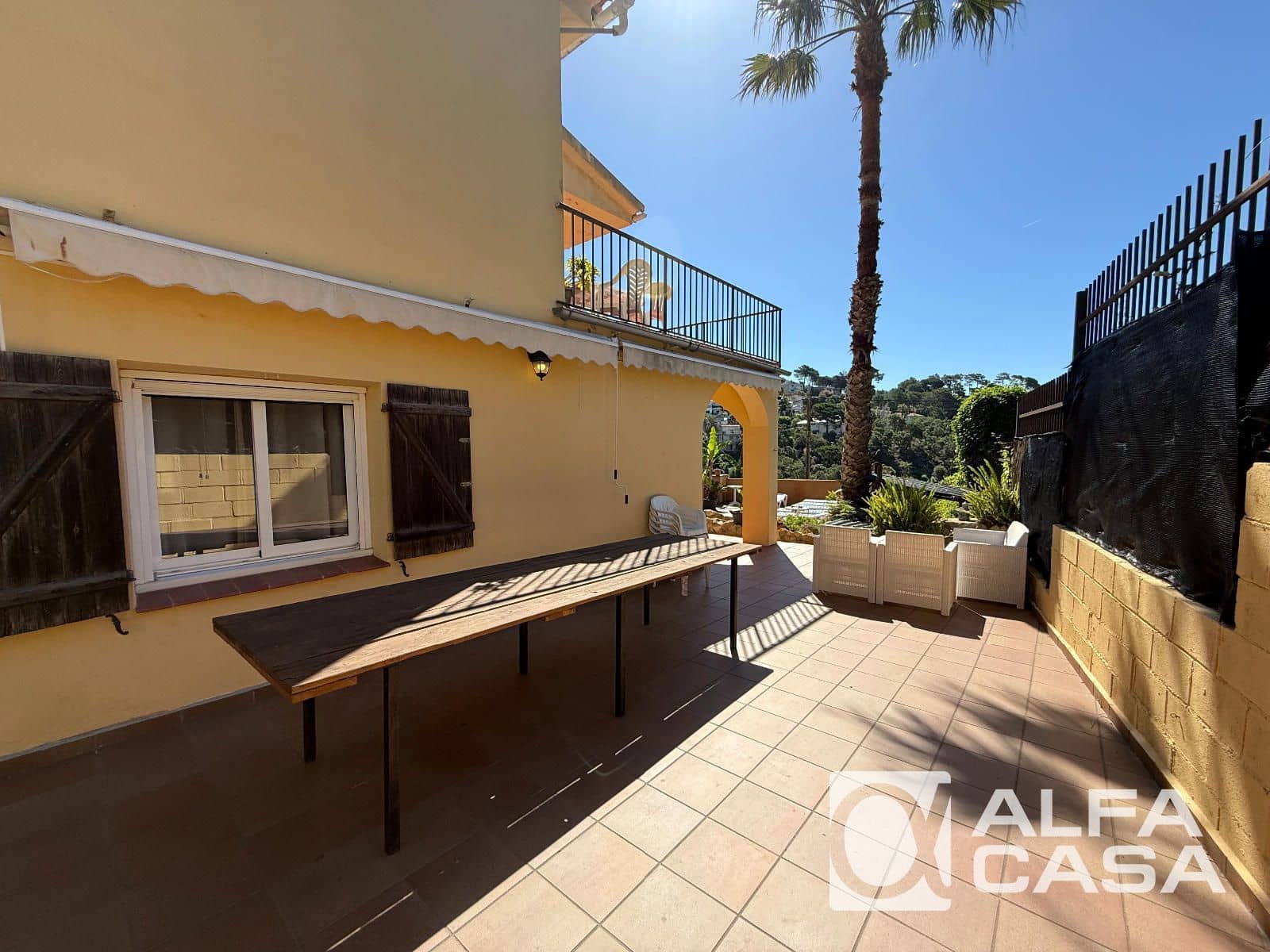 6 bedroom Villa for sale in Lloret de Mar with pool garage - € 490,000 (Ref: 9926326)