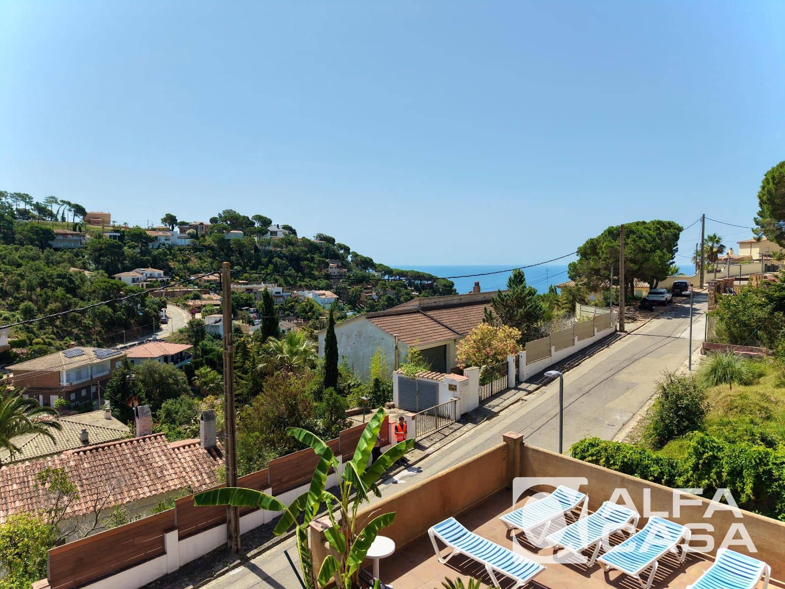 6 bedroom Villa for sale in Lloret de Mar with pool garage - € 490,000 (Ref: 9926326)
