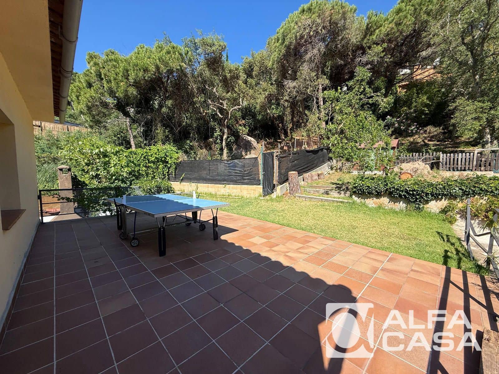 6 bedroom Villa for sale in Lloret de Mar with pool garage - € 490,000 (Ref: 9926326)