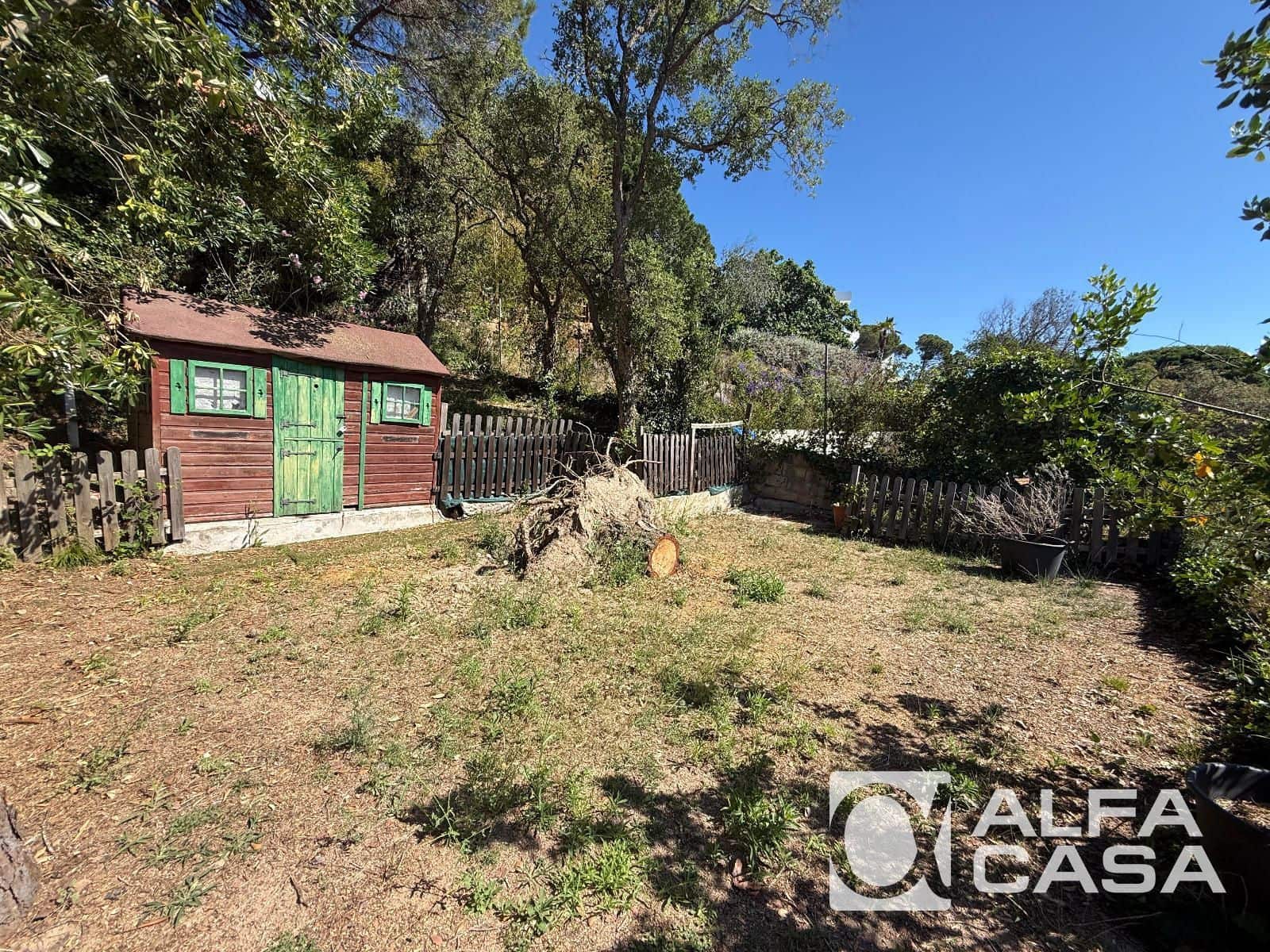 6 bedroom Villa for sale in Lloret de Mar with pool garage - € 490,000 (Ref: 9926326)