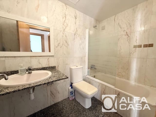 2 soveværelse Lejlighed til salg i Lloret de Mar med swimmingpool garage - € 220.000 (Ref: 9950778)