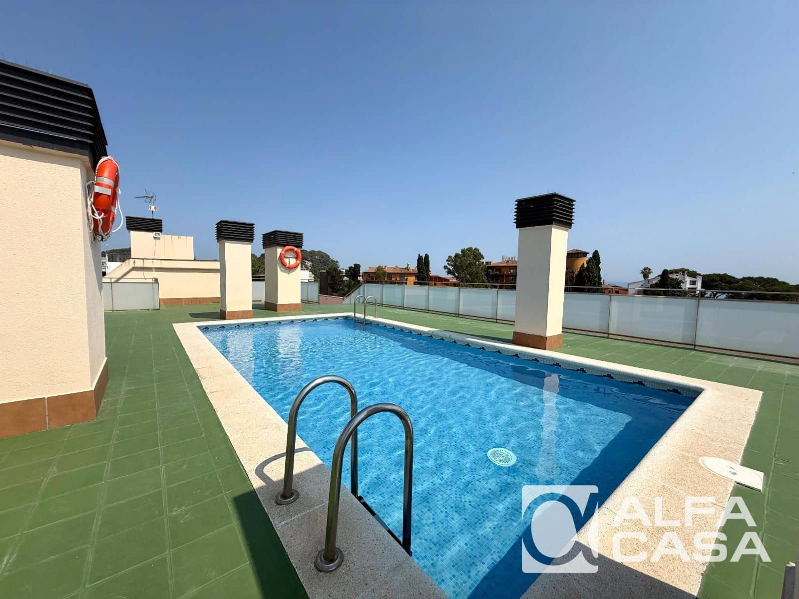 2 bedroom Flat for sale in Lloret de Mar with pool garage - € 220,000 (Ref: 9950778)
