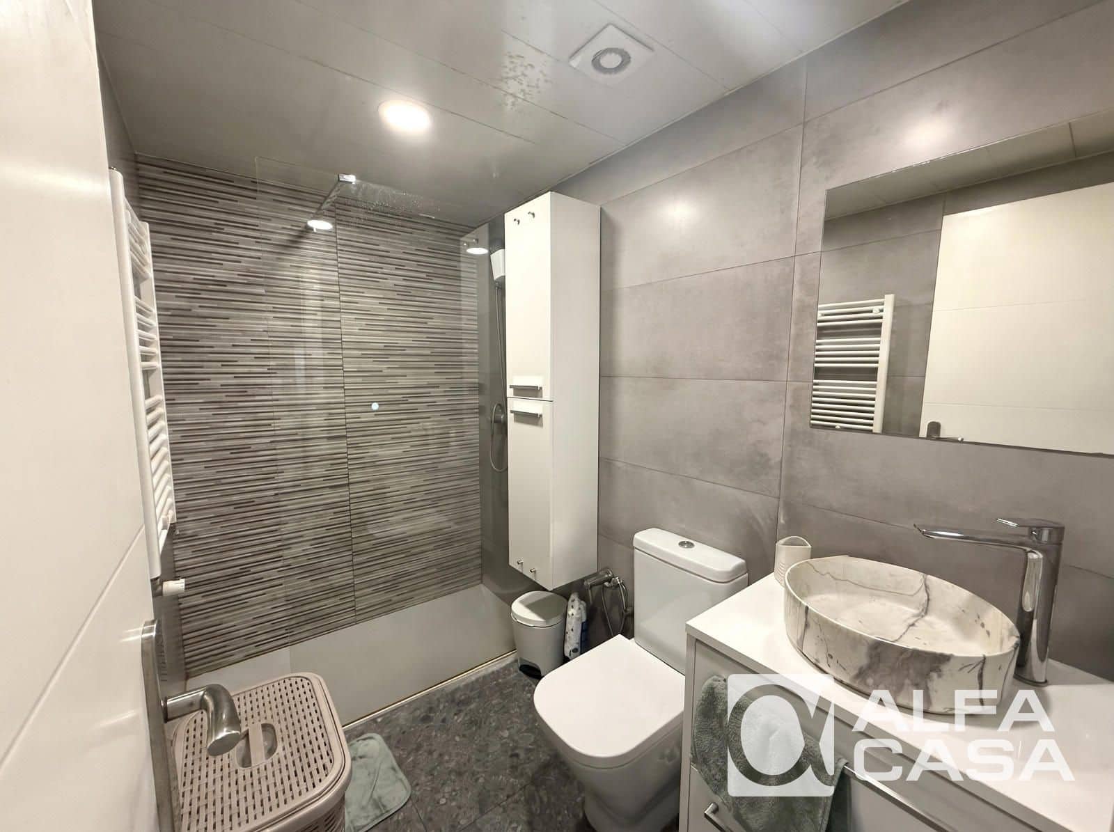 3 makuuhuone Asunto myytävänä paikassa Lloret de Mar mukana uima-altaan - 240 000 € (Ref: 9956683)