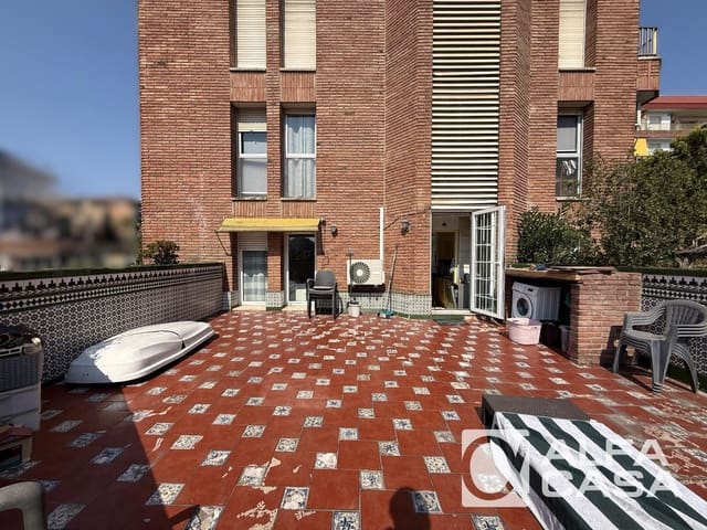 3 soverom Leilighet til salgs i Lloret de Mar med svømmebasseng - € 240 000 (Ref: 9956683)