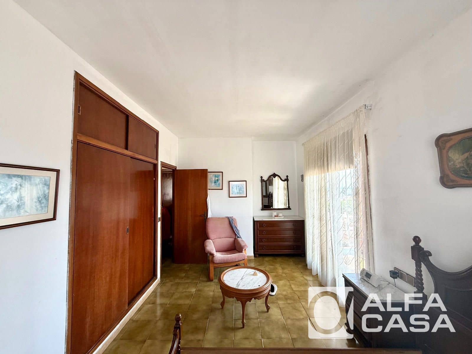 5 bedroom Villa for sale in Lloret de Mar with garage - € 455,000 (Ref: 9958783)