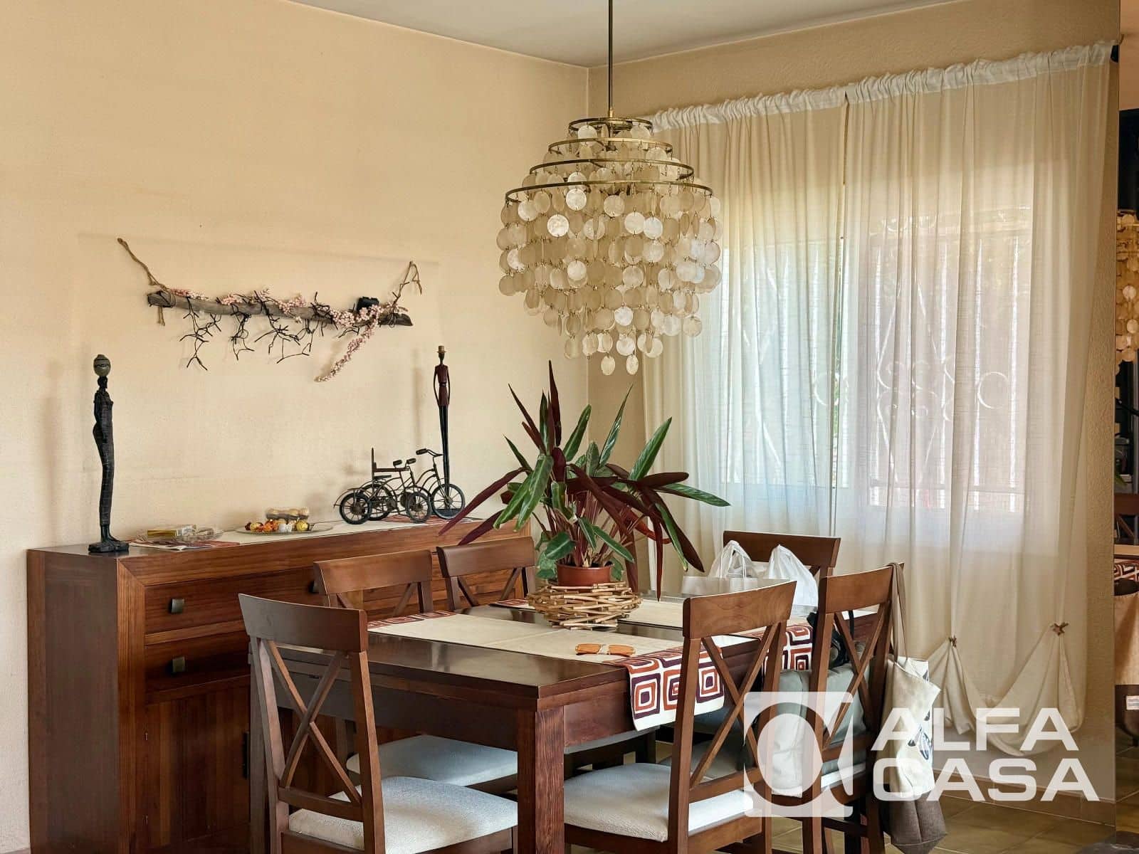 5 bedroom Villa for sale in Lloret de Mar with garage - € 455,000 (Ref: 9958783)