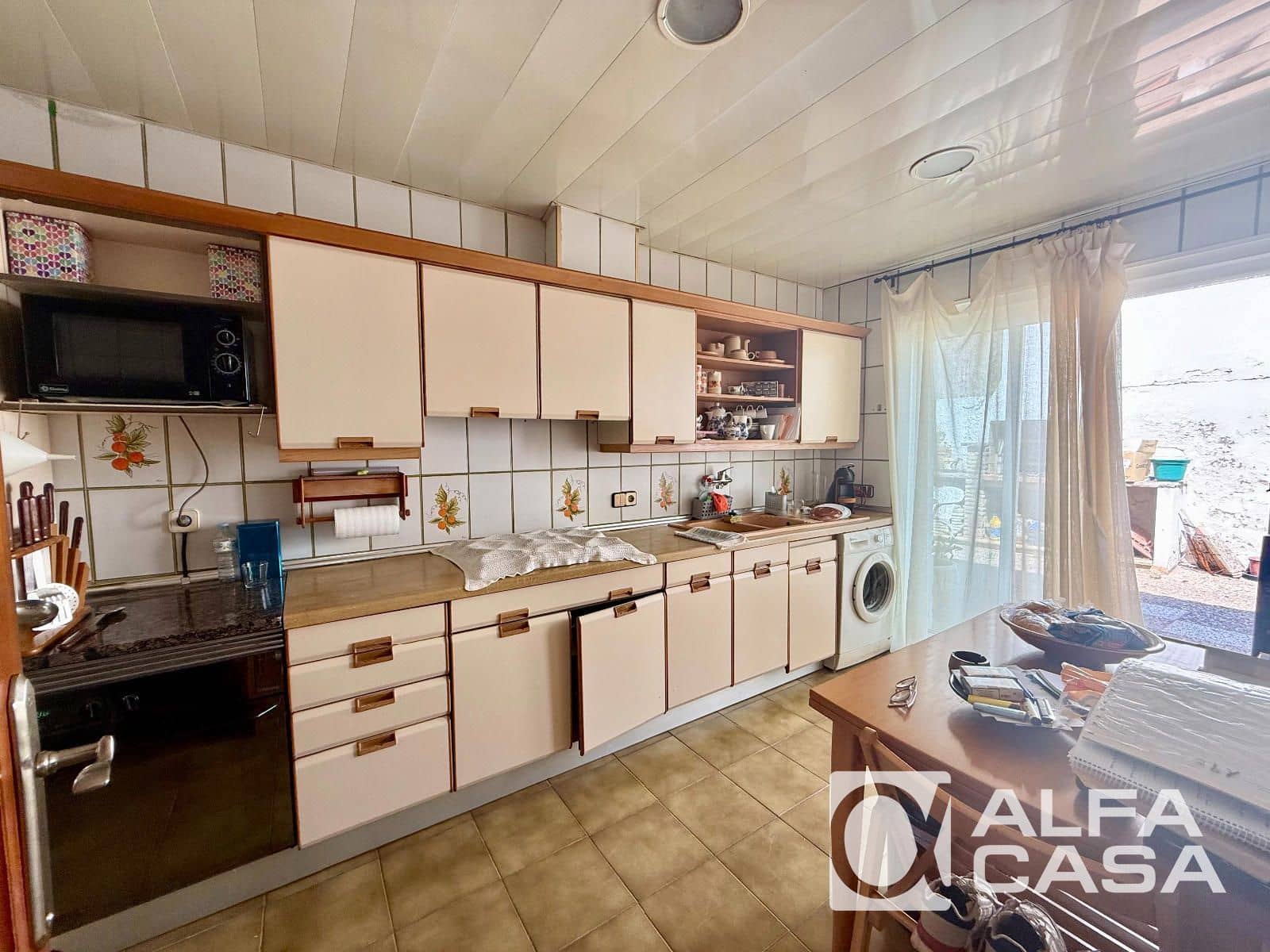 5 bedroom Villa for sale in Lloret de Mar with garage - € 455,000 (Ref: 9958783)