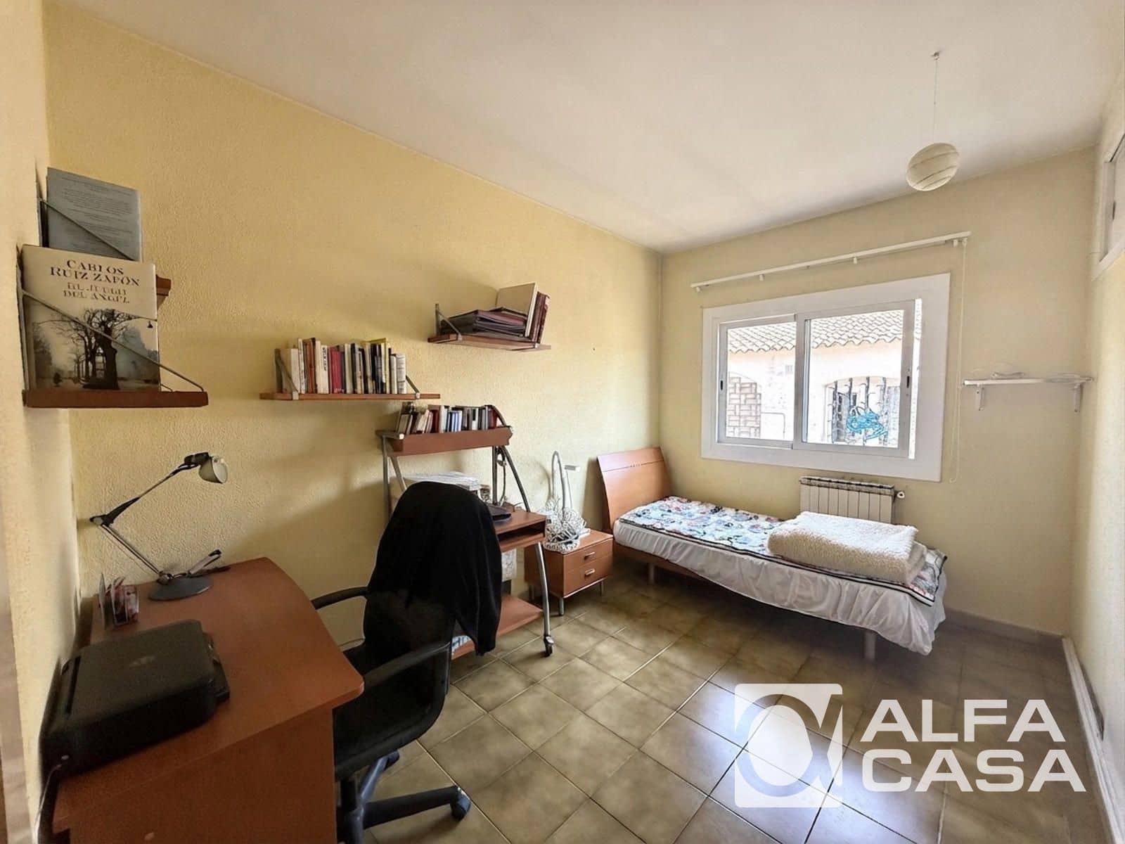 5 bedroom Villa for sale in Lloret de Mar with garage - € 455,000 (Ref: 9958783)