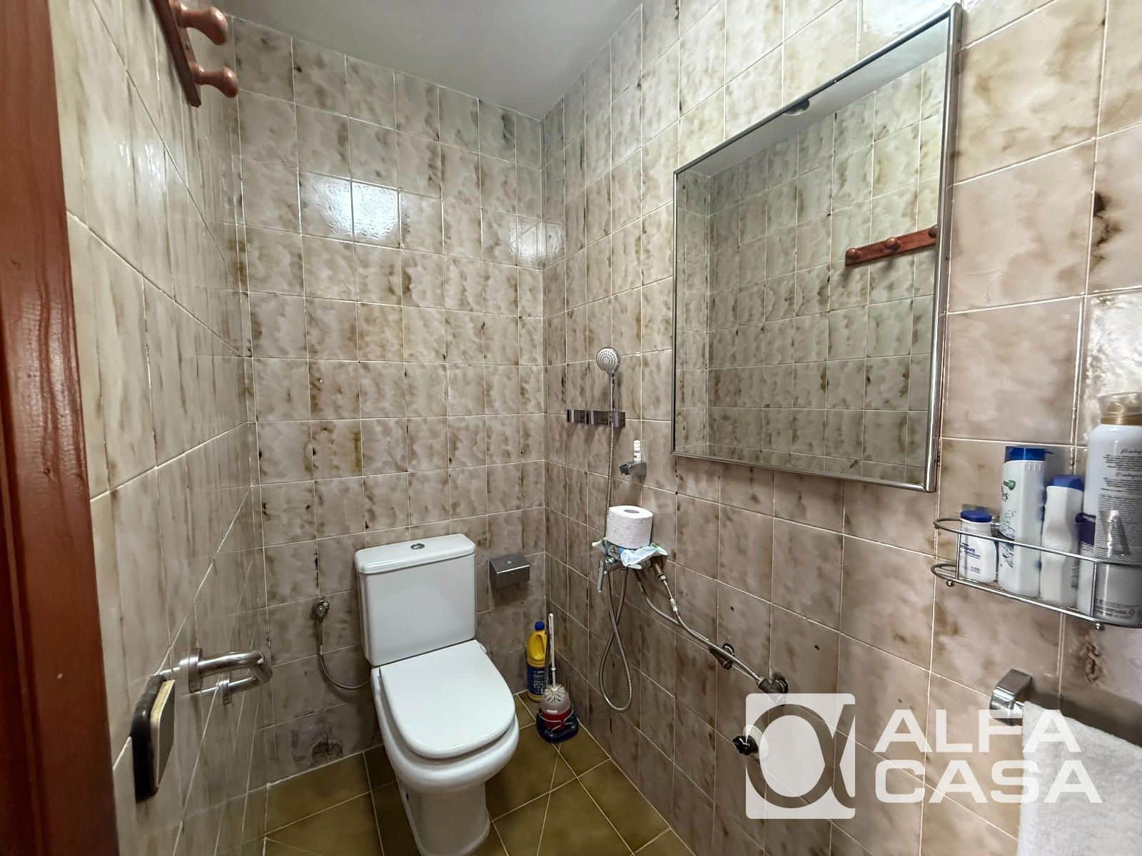 5 bedroom Villa for sale in Lloret de Mar with garage - € 455,000 (Ref: 9958783)