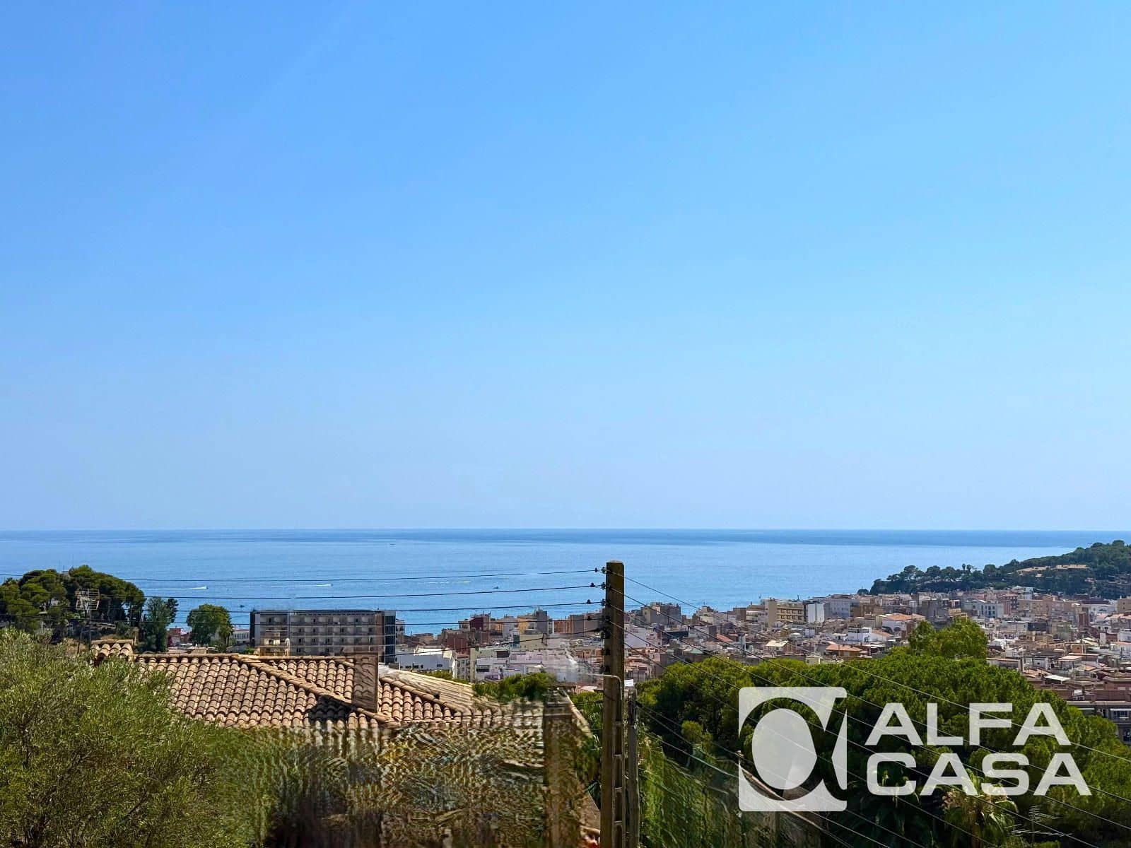 5 bedroom Villa for sale in Lloret de Mar with garage - € 455,000 (Ref: 9958783)