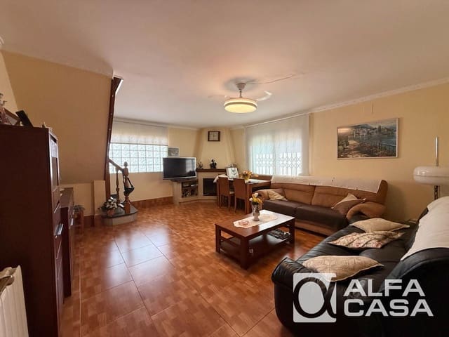 4 slaapkamer Villa te koop in Maçanet de la Selva met garage - € 330.000 (Ref: 9961228)