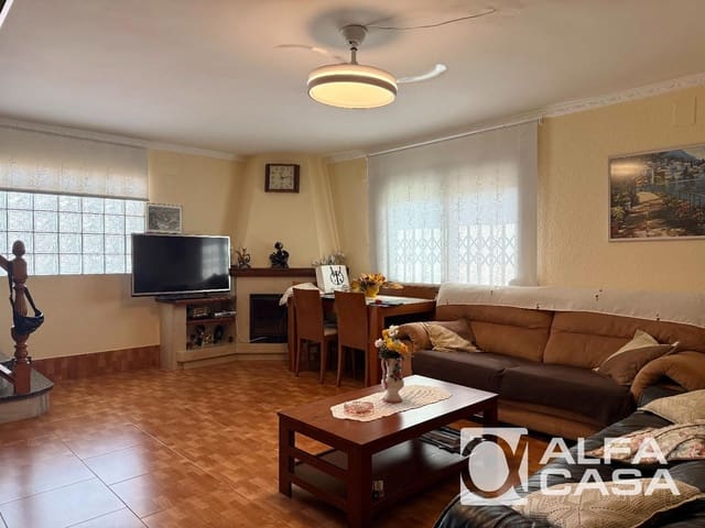 4 slaapkamer Villa te koop in Maçanet de la Selva met garage - € 330.000 (Ref: 9961228)