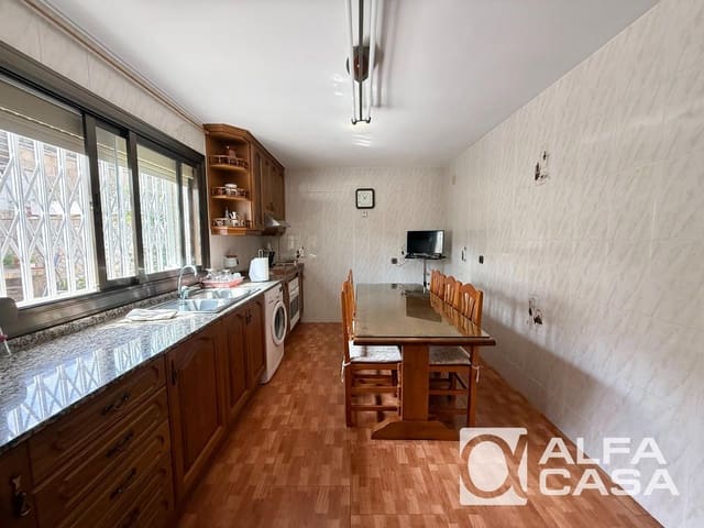 4 slaapkamer Villa te koop in Maçanet de la Selva met garage - € 330.000 (Ref: 9961228)