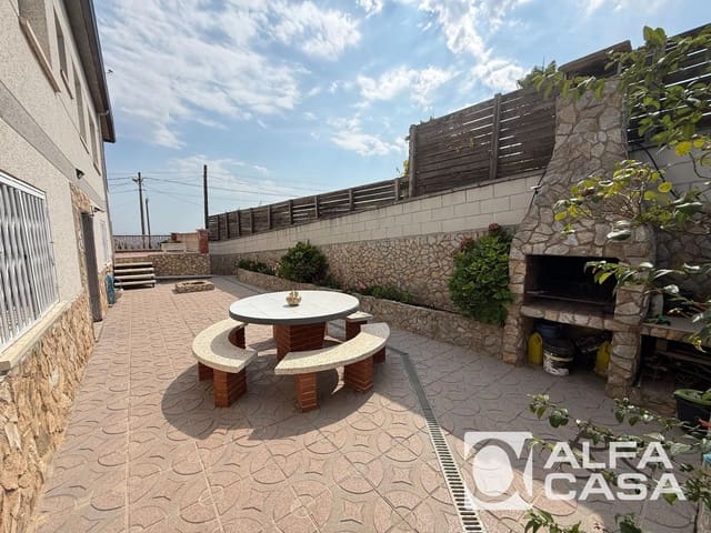 4 slaapkamer Villa te koop in Maçanet de la Selva met garage - € 330.000 (Ref: 9961228)