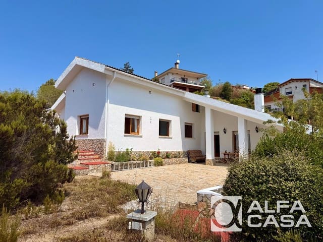 4 slaapkamer Villa te koop in Vidreres met garage - € 360.000 (Ref: 9989307)