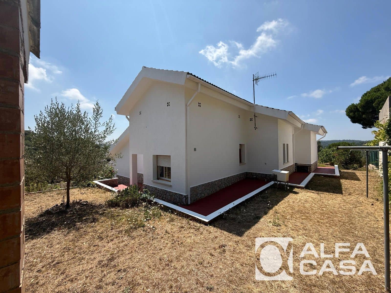 4 slaapkamer Villa te koop in Vidreres met garage - € 360.000 (Ref: 9989307)