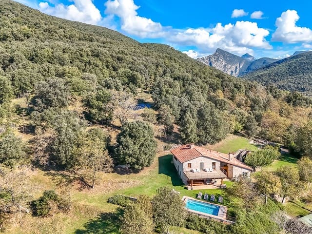 6 quarto Quinta/Casa Rural para venda em Montagut i Oix com piscina - 1 050 000 € (Ref: 9168617)