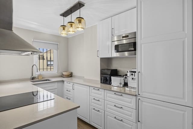 3 bedroom Apartment for sale in Benalmádena with pool - € 319,000 (Ref: 10001232)