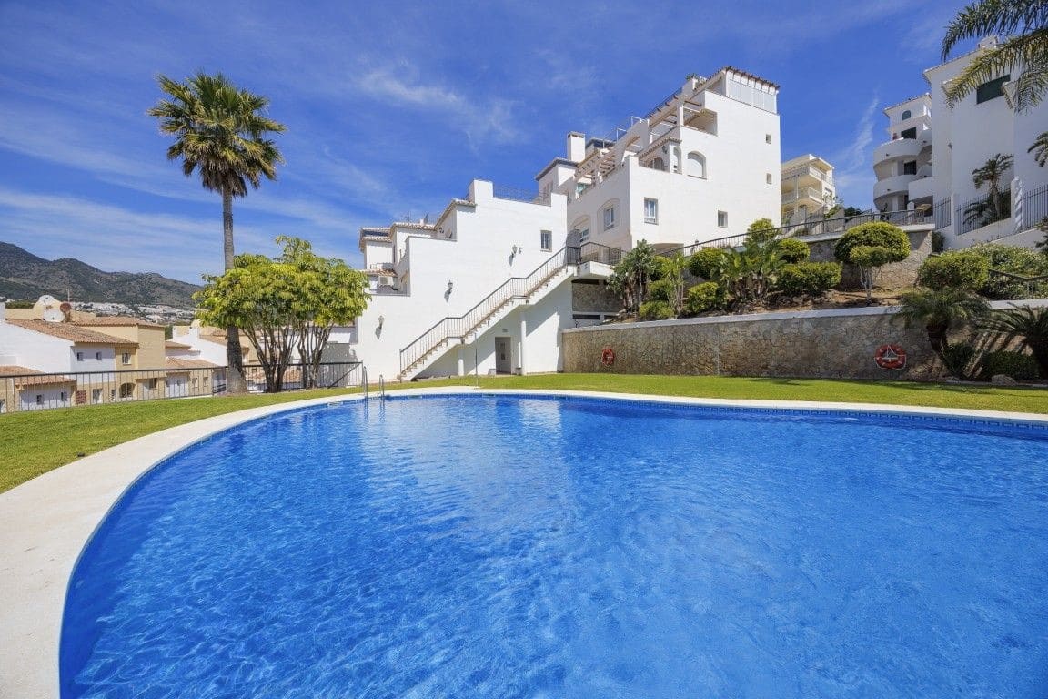 3 bedroom Apartment for sale in Benalmadena with pool - € 319,000 (Ref: 10001232)