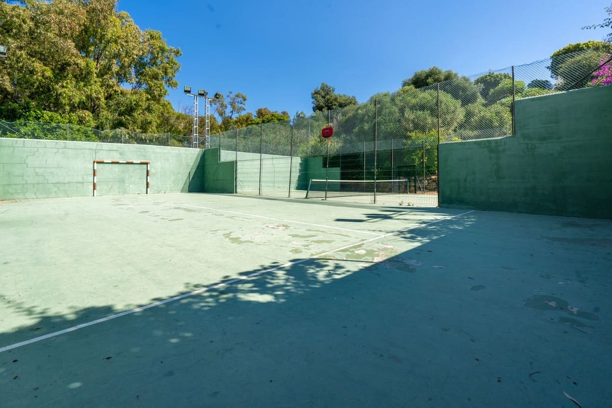 2 soveværelse Lejlighed til salg i Calahonda med swimmingpool garage - € 385.000 (Ref: 10007097)