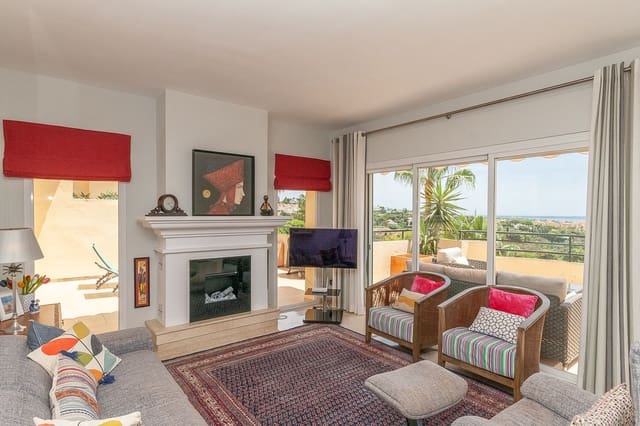 3 sovrum Takvåning till salu i Elviria, Marbella med pool garage - 1 095 000 € (Ref: 10007480)