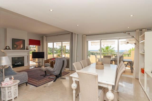 3 sovrum Takvåning till salu i Elviria, Marbella med pool garage - 1 095 000 € (Ref: 10007480)