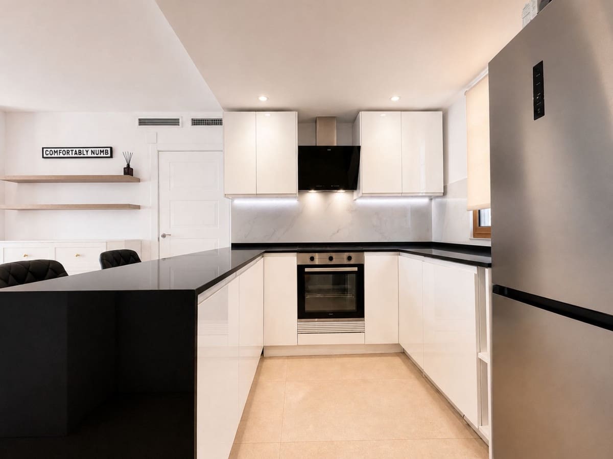 2 sypialnia Apartament przy plaży na sprzedaż w La Duquesa / Puerto de la Duquesa - 385 000 € (Ref: 10009980)