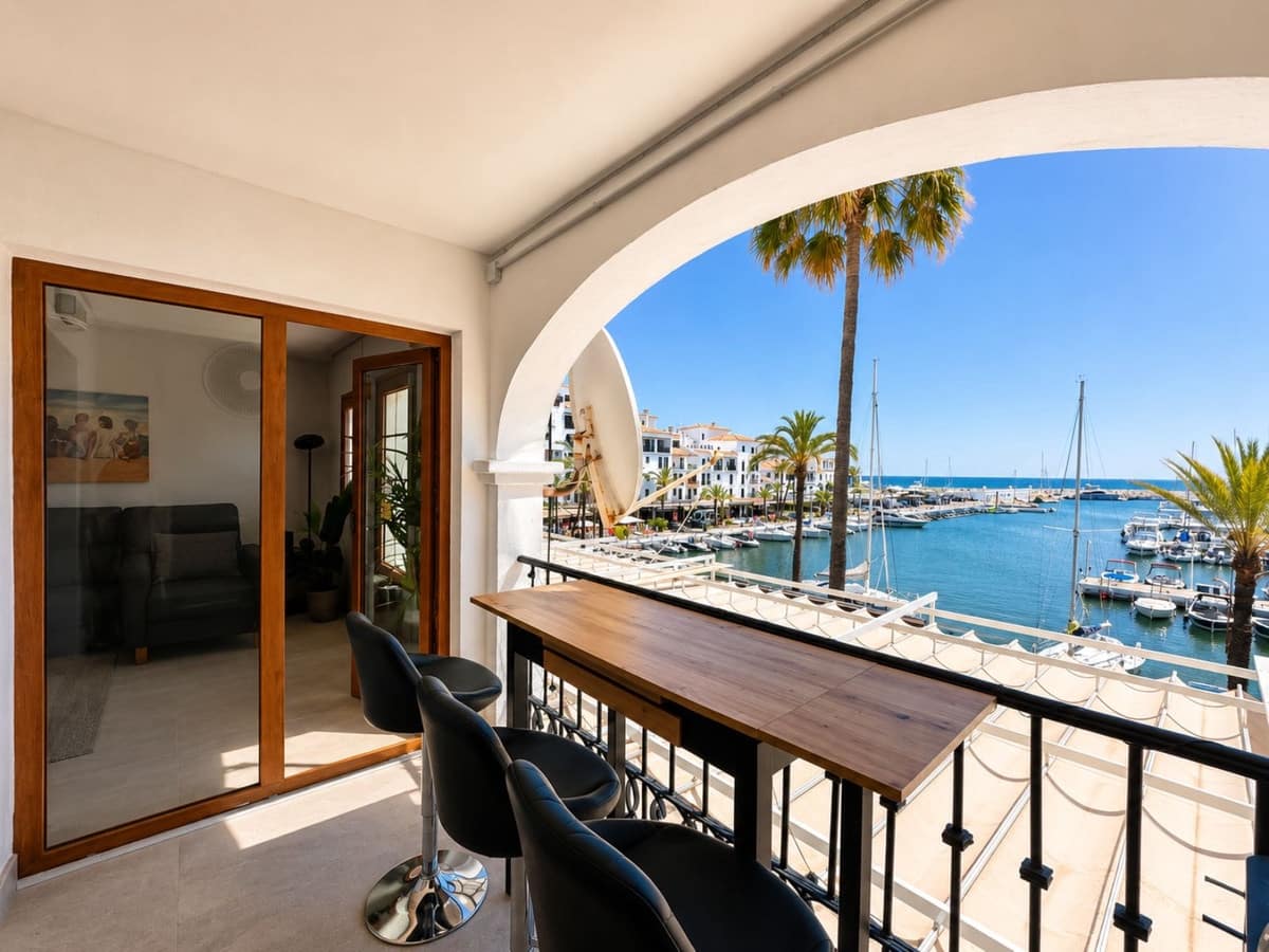 2 sypialnia Apartament przy plaży na sprzedaż w La Duquesa / Puerto de la Duquesa - 385 000 € (Ref: 10009980)
