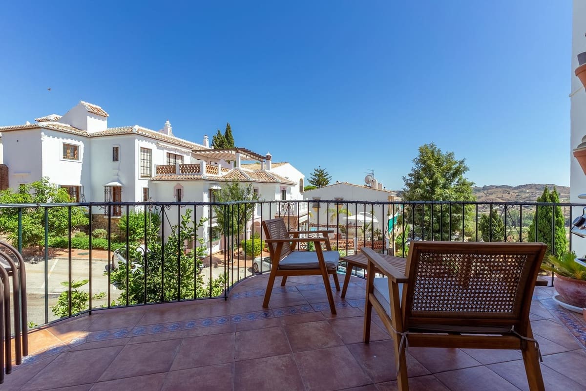 3 sypialnia Dom na sprzedaż w Mijas z basenem garażem - 365 000 € (Ref: 10018103)