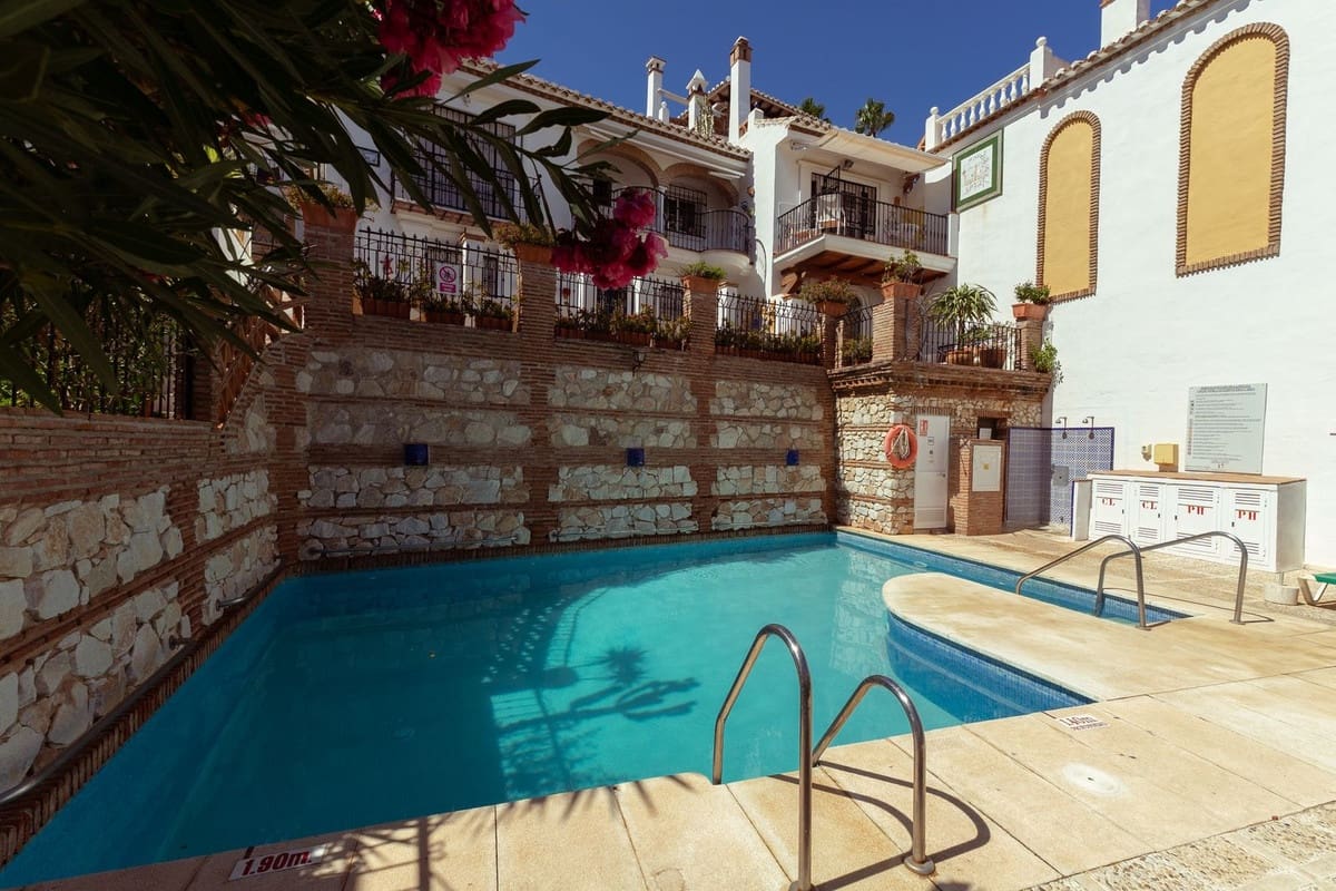 3 sypialnia Dom na sprzedaż w Mijas z basenem garażem - 365 000 € (Ref: 10018103)