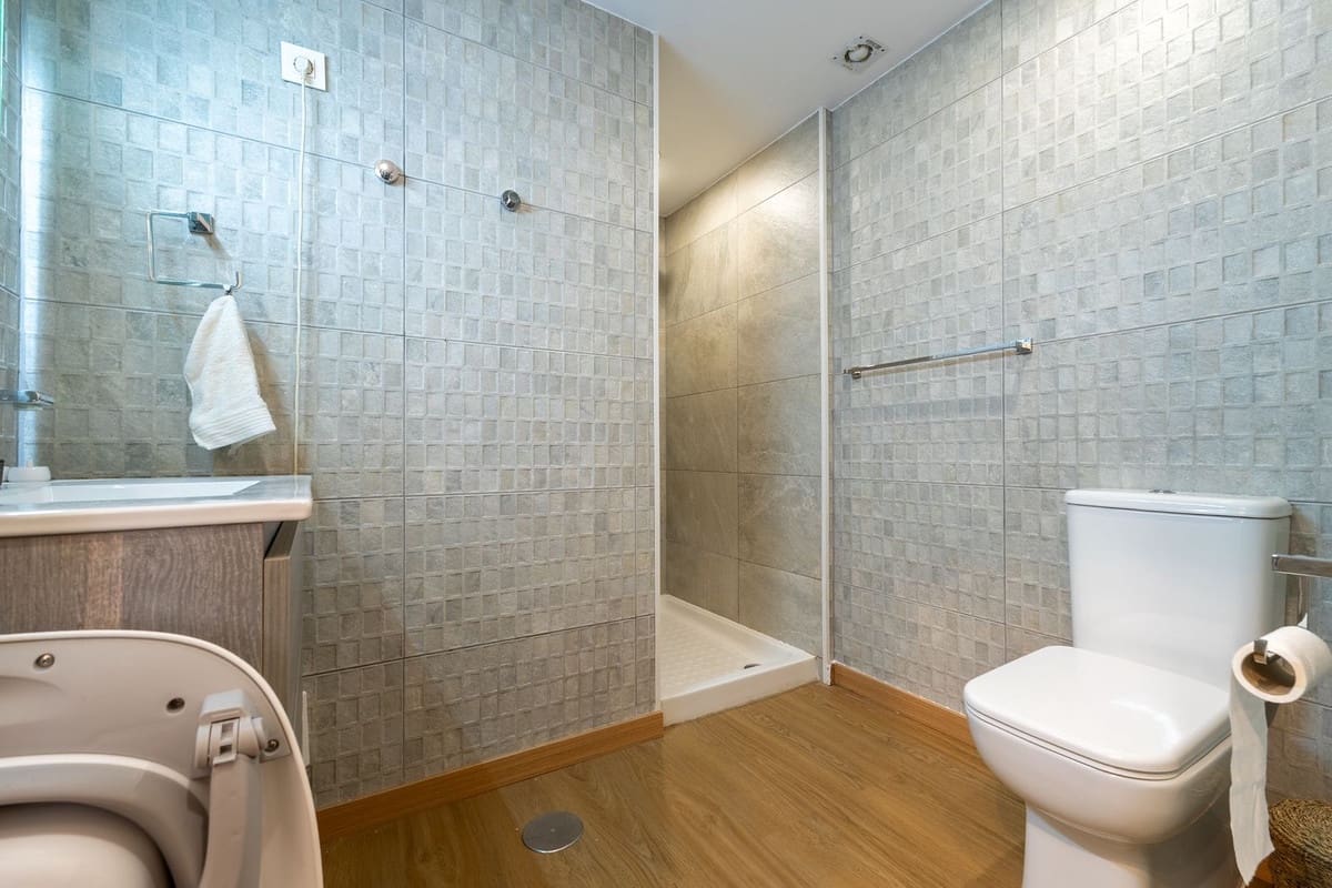 3 sypialnia Dom na sprzedaż w Mijas z basenem garażem - 365 000 € (Ref: 10018103)